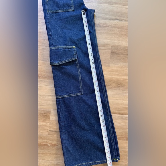 NWT. Ganni Angi Wide Leg Cargo Jeans, Rinse Denim, Size 24 - Picture 7 of 8